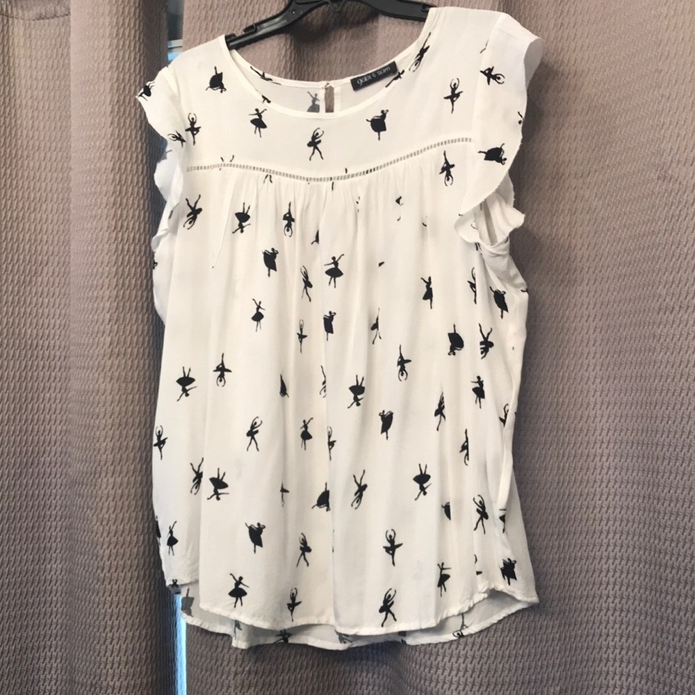 White and black blouse with Ballerinas